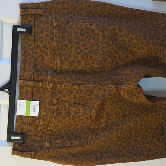 Time and Tru Leopard Print Jeans - Picture 6 of 6